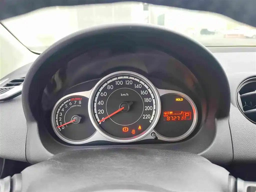 Mazda2 2012 Hatchback Dynamic 1.5L Automatic Value Edition — миниатюра 16
