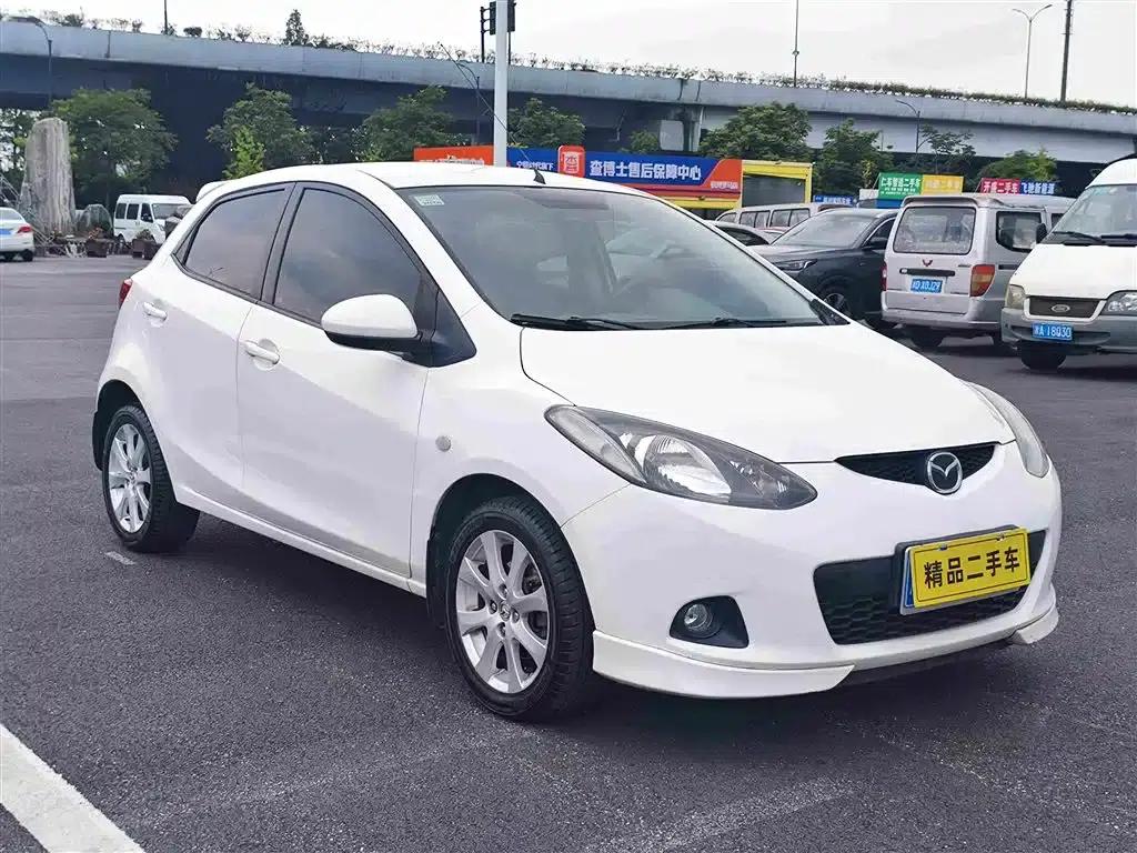 Mazda2 2012 Hatchback Dynamic 1.5L Automatic Value Edition — миниатюра 8