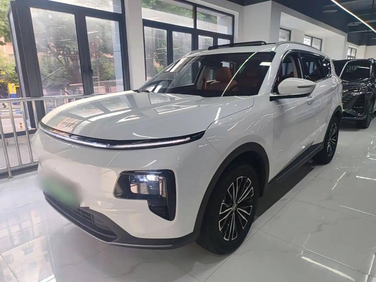 JETOUR Shanhai L7 2026 Model 1.5T 130km Luxury 7-seater — миниатюра 1