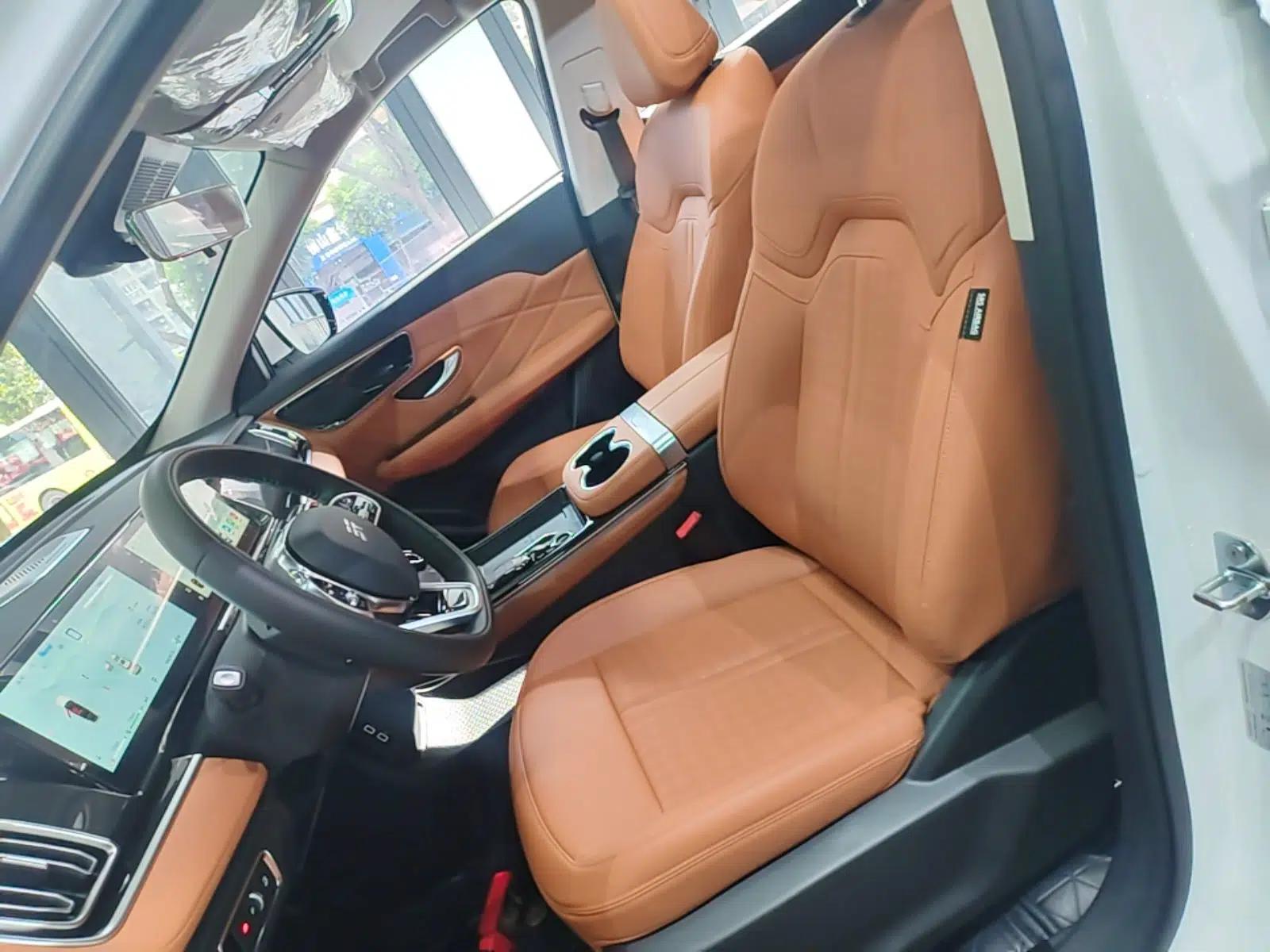 JETOUR Shanhai L7 2026 Model 1.5T 130km Luxury 7-seater — миниатюра 17
