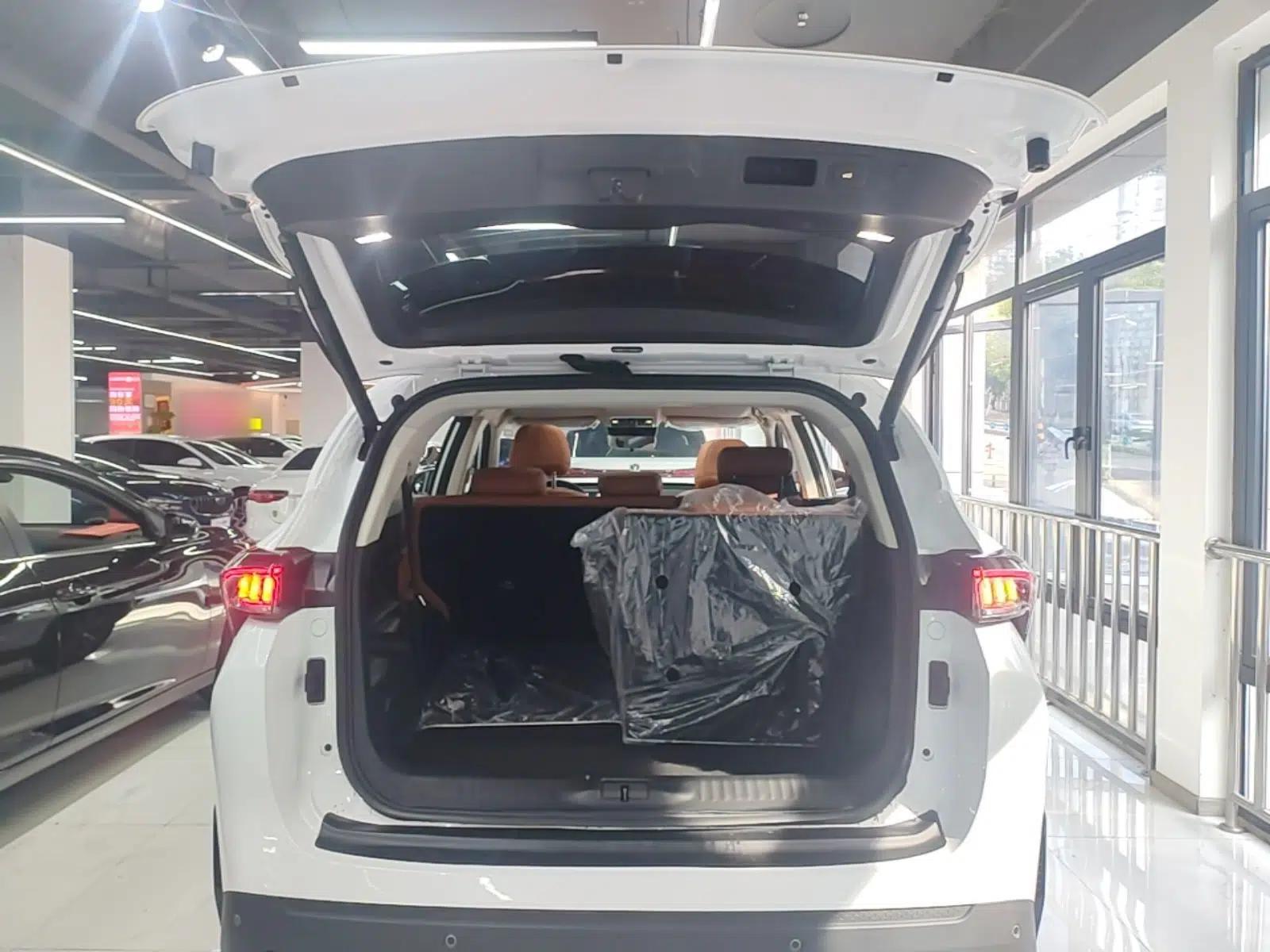 JETOUR Shanhai L7 2026 Model 1.5T 130km Luxury 7-seater — миниатюра 22