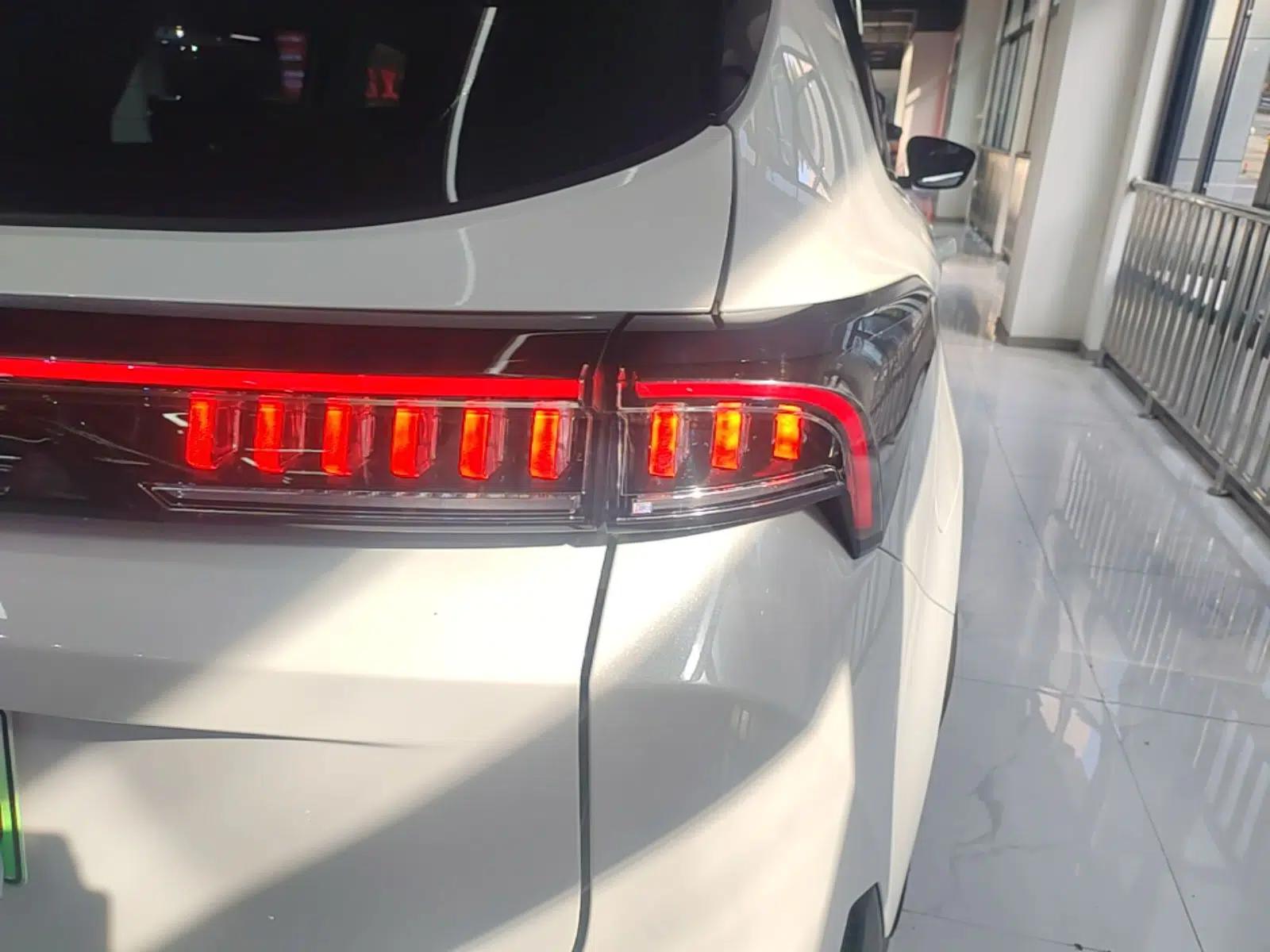 JETOUR Shanhai L7 2026 Model 1.5T 130km Luxury 7-seater — миниатюра 9