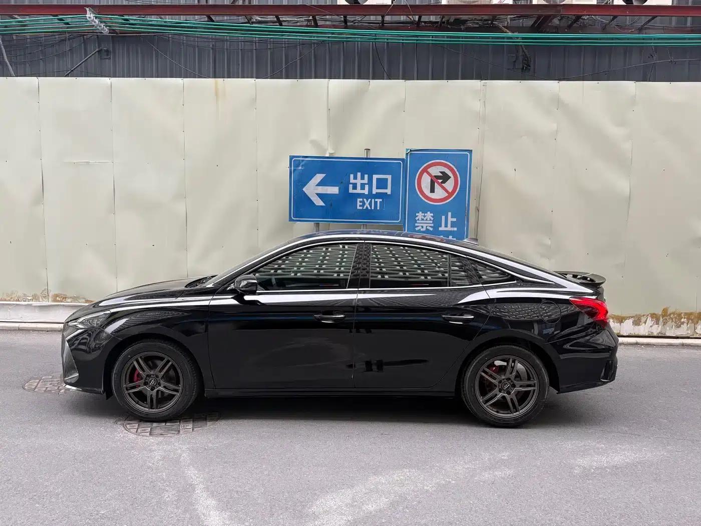 MG5 Scorpio 2022 1.5T Trophy Sport Luxury Edition — миниатюра 3