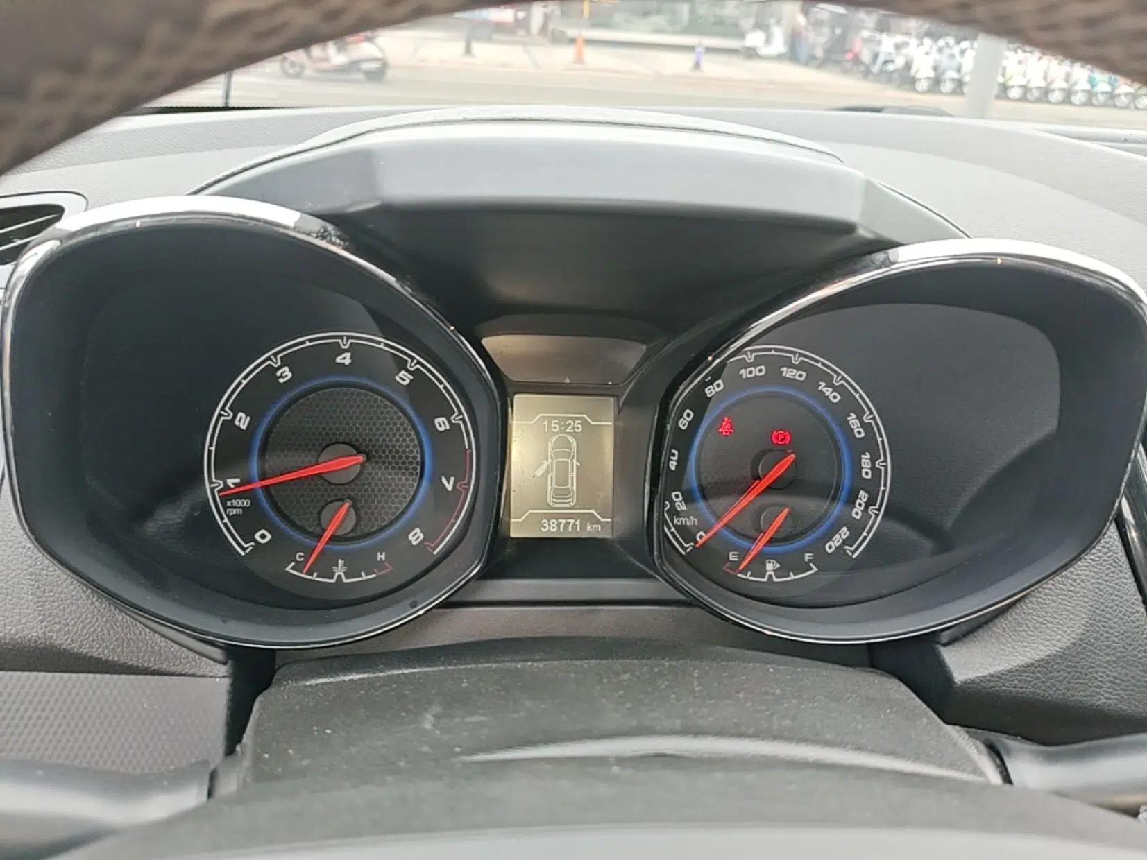 Cowin X5 2019 1.5T Manual Smart Edition China VI Standard — миниатюра 14
