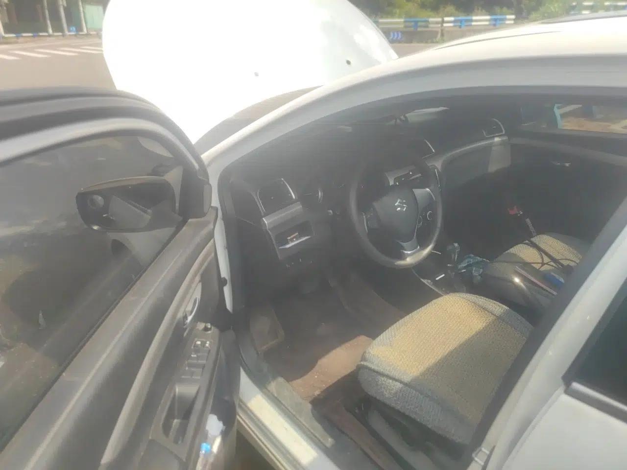 Suzuki Alivio 2015 1.6L Automatic Enjoyment Model — миниатюра 16