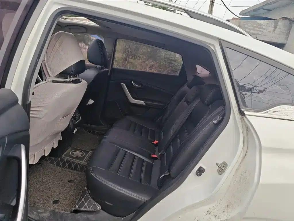 Venucia T90 2017 2.0L CVT Smart Edition — миниатюра 18