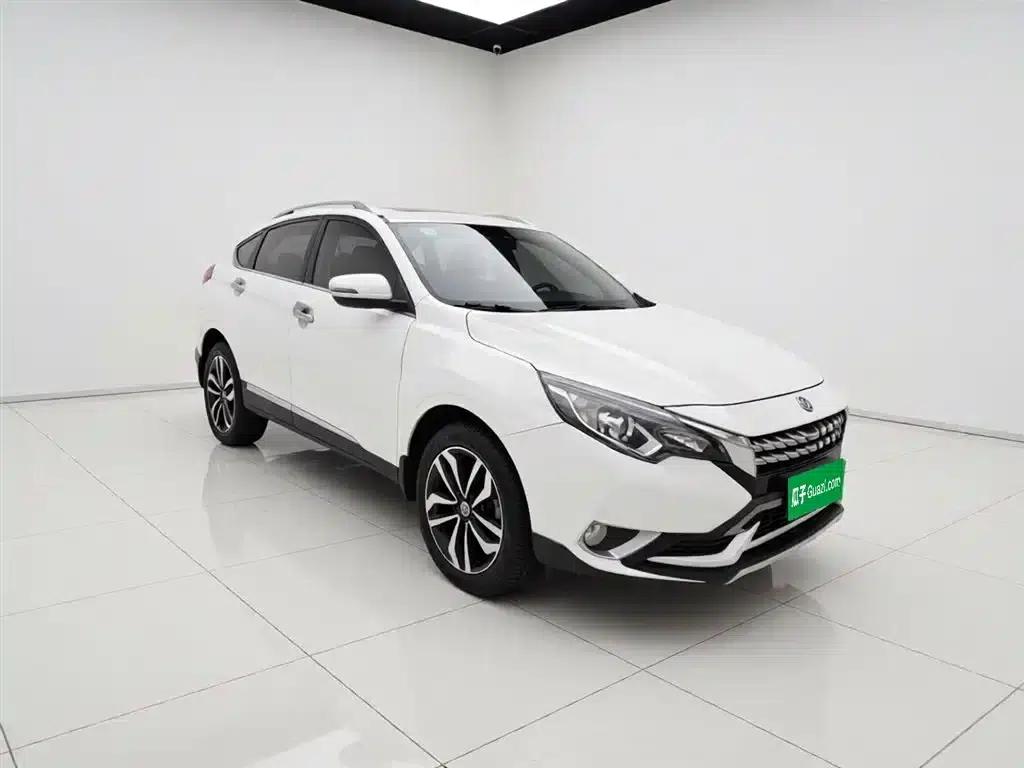 Venucia T90 2017 2.0L CVT Smart Edition — миниатюра 3