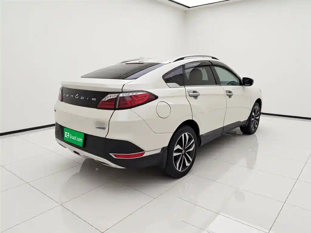 Venucia T90 2017 2.0L CVT Smart Edition — миниатюра 6