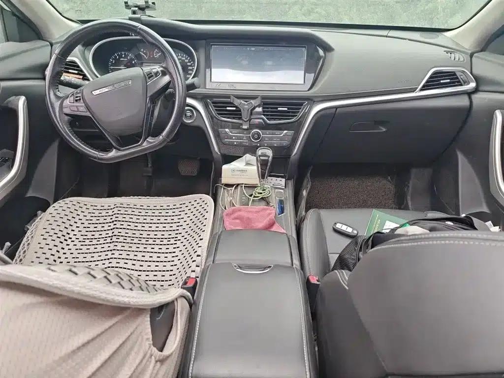 Venucia T90 2017 2.0L CVT Smart Edition — миниатюра 10