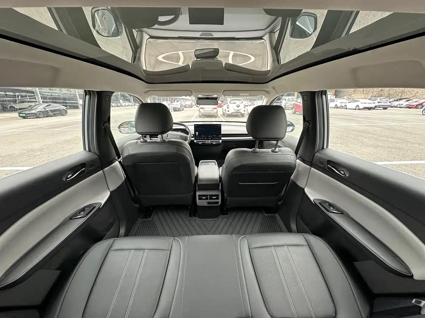 Venucia VX6 2024 520 Executive Edition — миниатюра 4