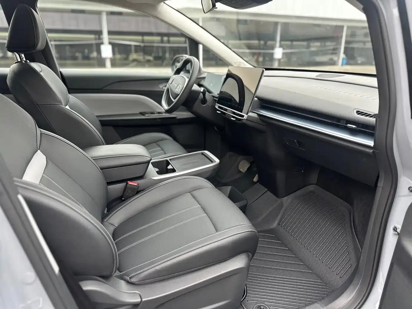 Venucia VX6 2024 520 Executive Edition — миниатюра 9