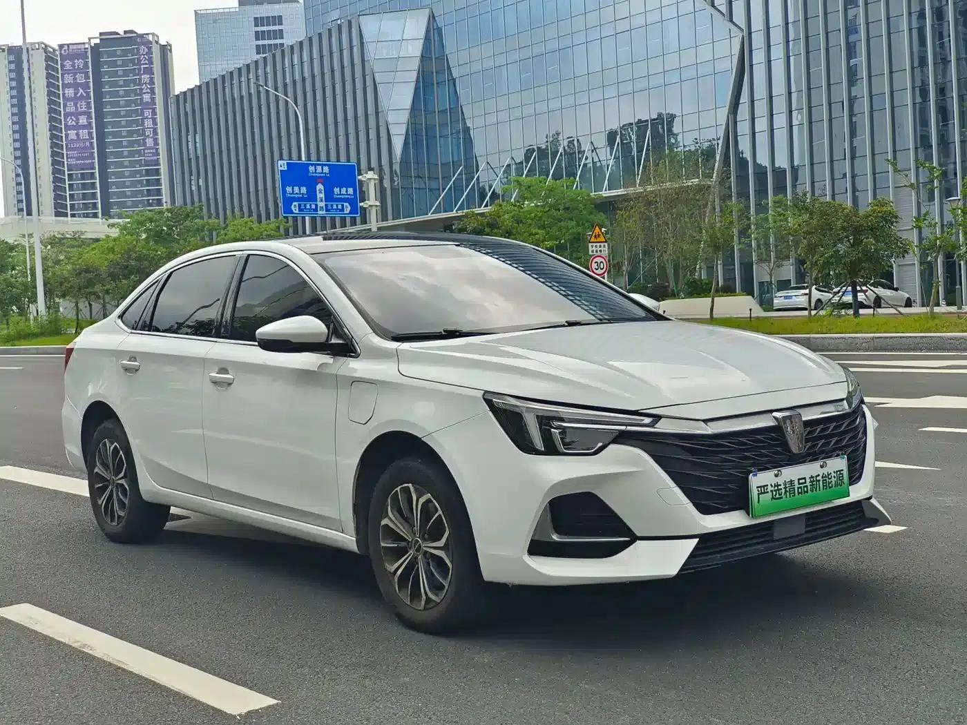 Roewe i6 MAX New Energy 2022 EV 500 Panoramic Sunroof Premium Edition — миниатюра 3