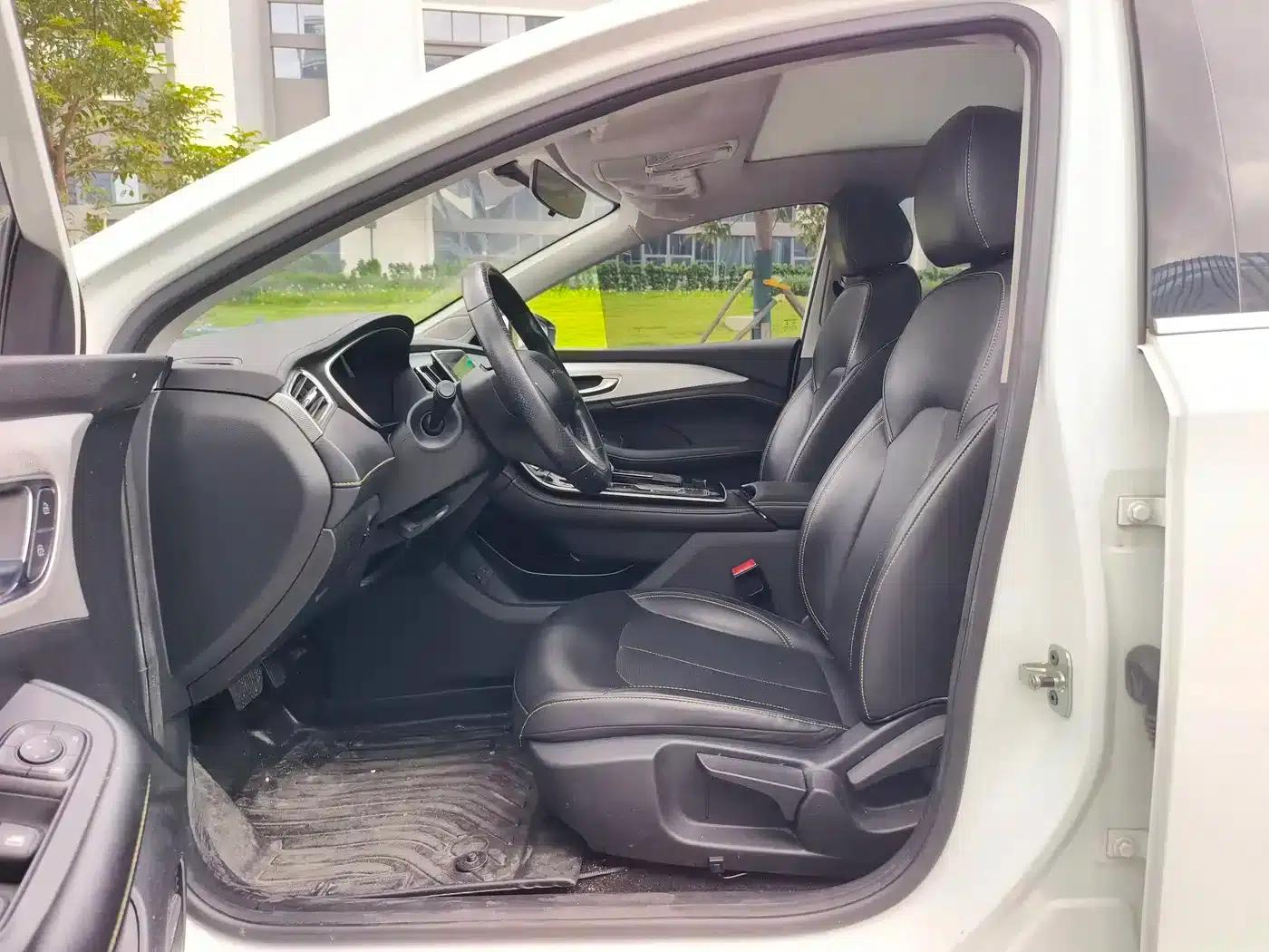 Roewe i6 MAX New Energy 2022 EV 500 Panoramic Sunroof Premium Edition — миниатюра 4