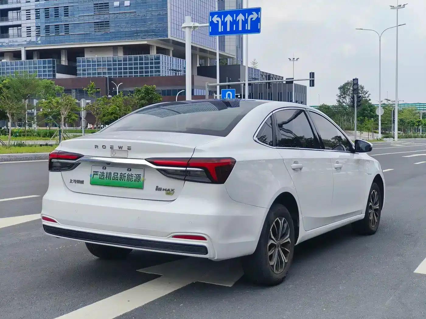 Roewe i6 MAX New Energy 2022 EV 500 Panoramic Sunroof Premium Edition — миниатюра 8