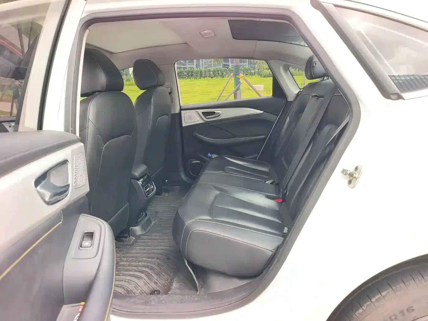 Roewe i6 MAX New Energy 2022 EV 500 Panoramic Sunroof Premium Edition — миниатюра 9