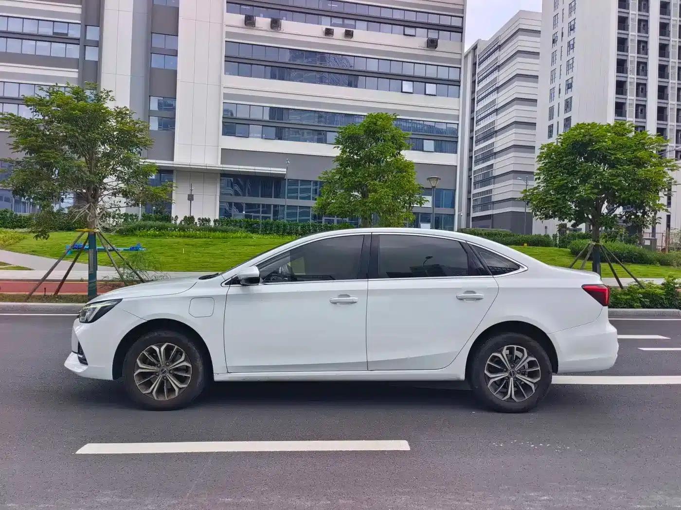 Roewe i6 MAX New Energy 2022 EV 500 Panoramic Sunroof Premium Edition — миниатюра 10