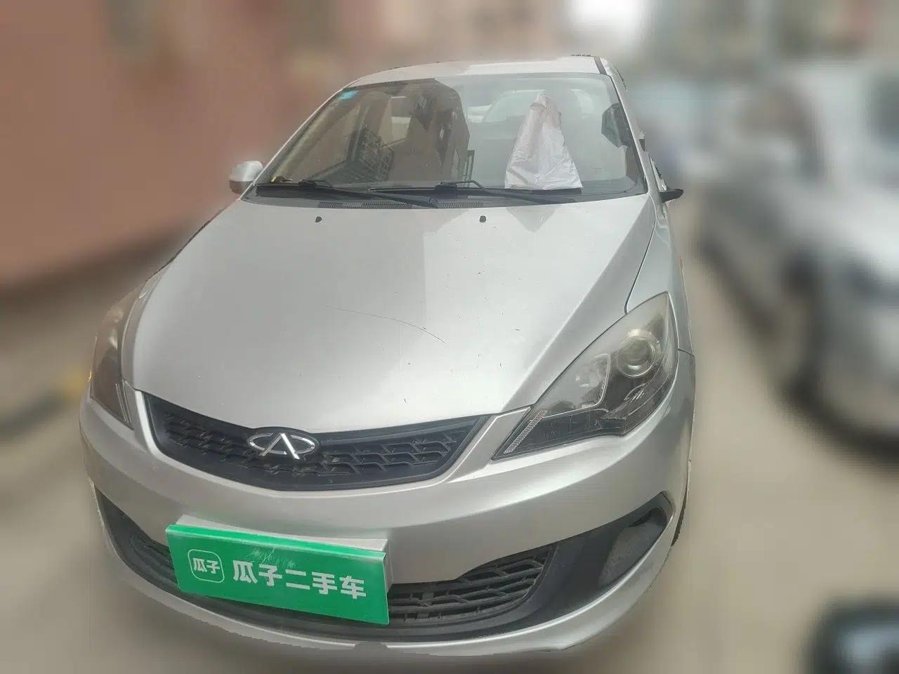 Chery Fengyun 2 2013 Hatchback 1.5L AMT Ruìyì Edition — миниатюра 2