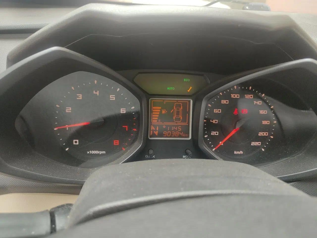 Chery Fengyun 2 2013 Hatchback 1.5L AMT Ruìyì Edition — миниатюра 11