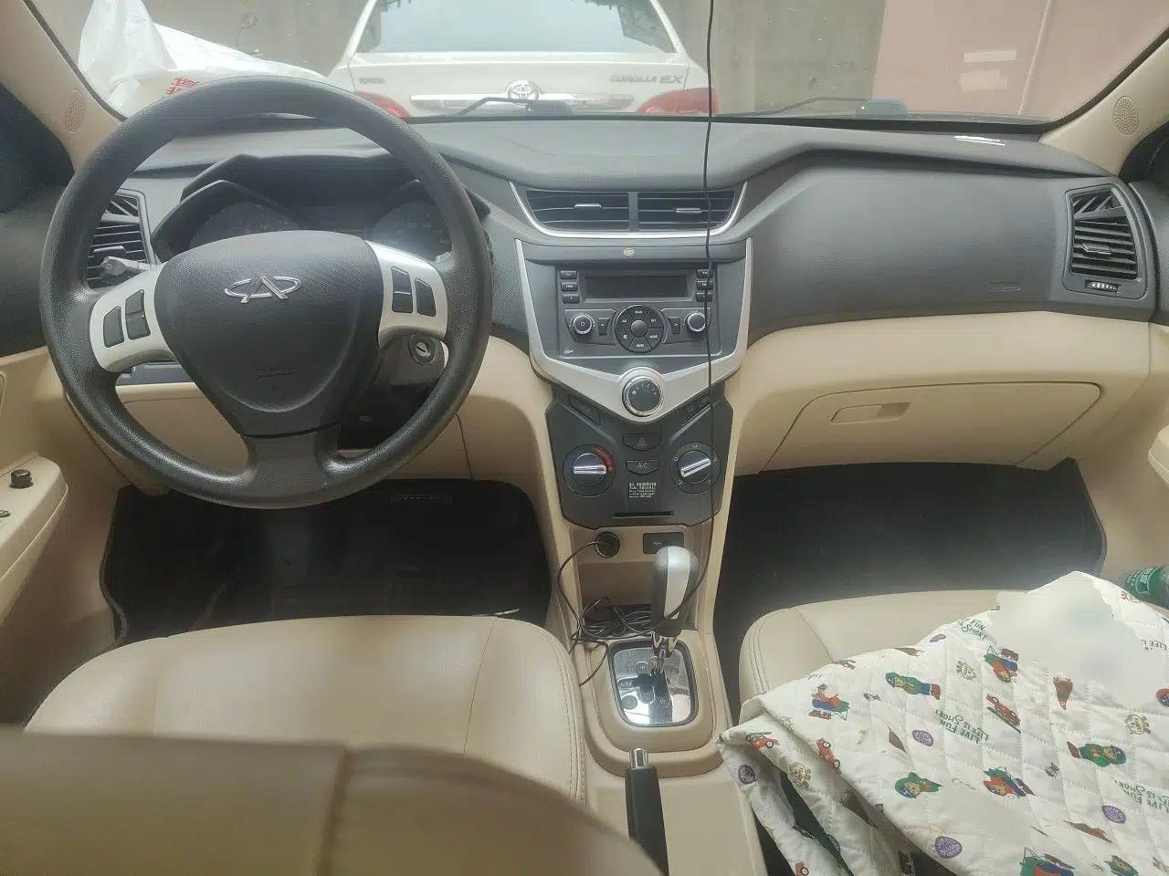 Chery Fengyun 2 2013 Hatchback 1.5L AMT Ruìyì Edition — миниатюра 9