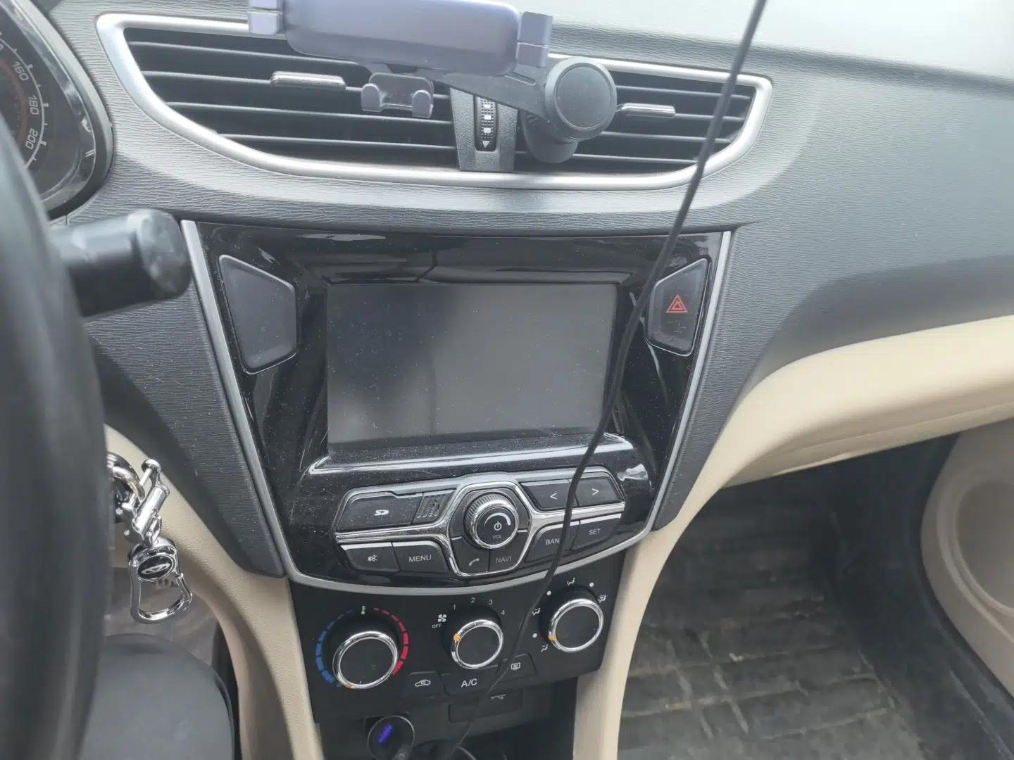 Chery Arrizo 3 2015 1.5L Manual - Powerful Version — миниатюра 13