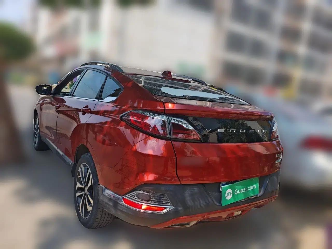 Venucia T90 2017 2.0L CVT Smart Edition — миниатюра 4