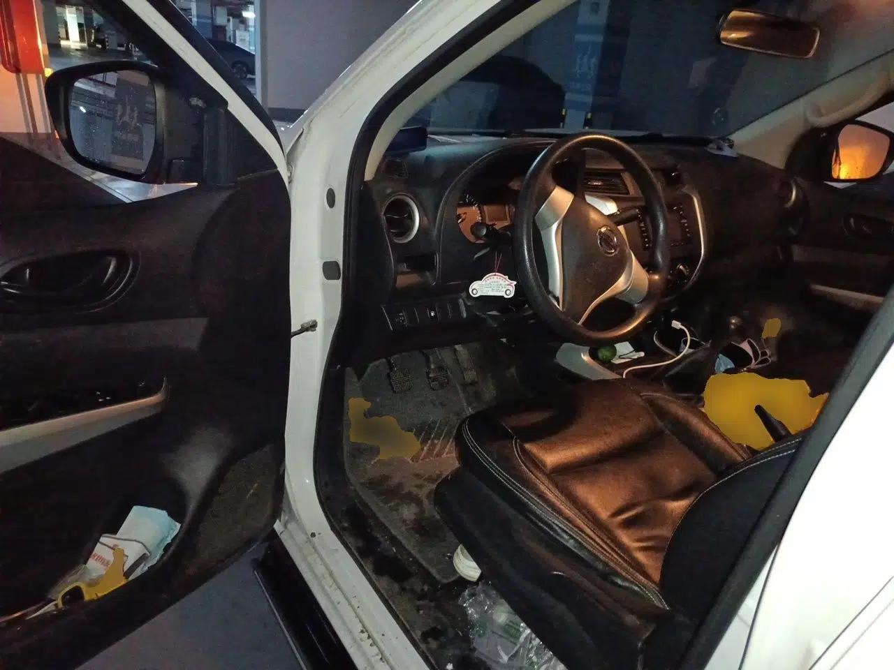 Nissan Navara 2017 2.5L Manual Two-Wheel Drive Standard Edition QR25 — миниатюра 16