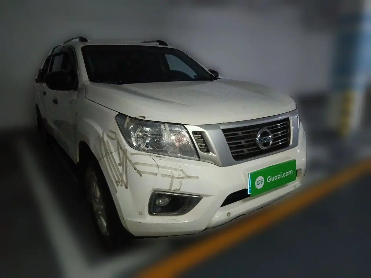 Nissan Navara 2017 2.5L Manual Two-Wheel Drive Standard Edition QR25 — миниатюра 3