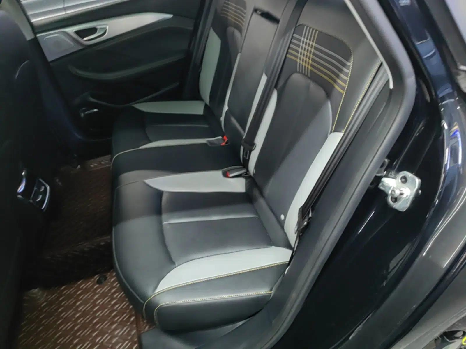 Roewe i6 MAX 2020 300TGI Automatic Cool & Stylish Skyroof Edition — миниатюра 20