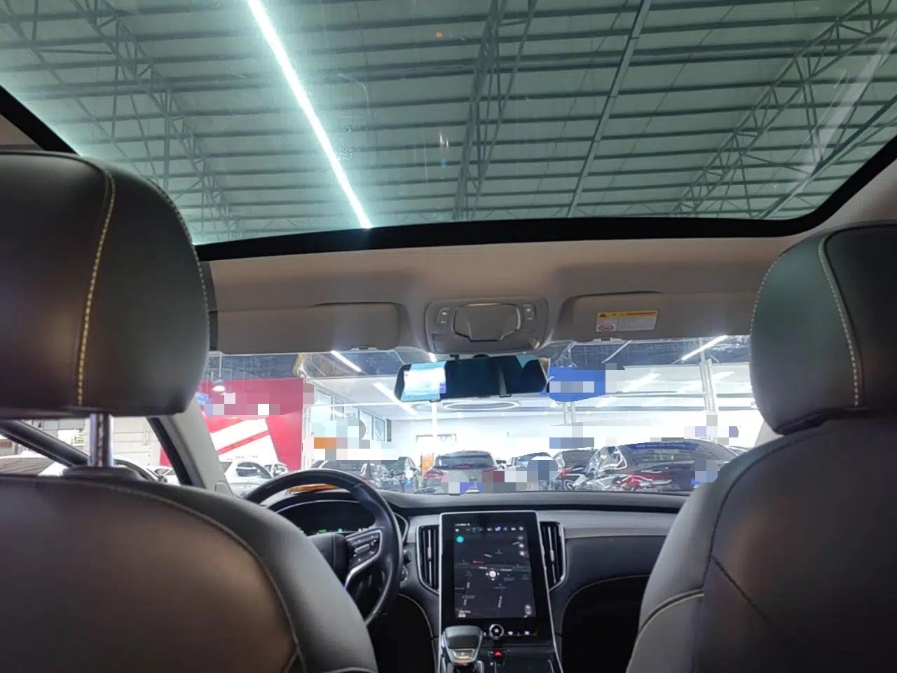 Roewe i6 MAX 2020 300TGI Automatic Cool & Stylish Skyroof Edition — миниатюра 21