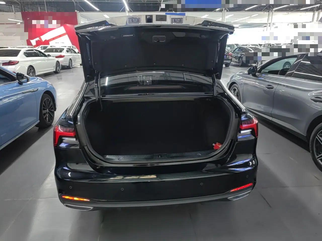 Roewe i6 MAX 2020 300TGI Automatic Cool & Stylish Skyroof Edition — миниатюра 22