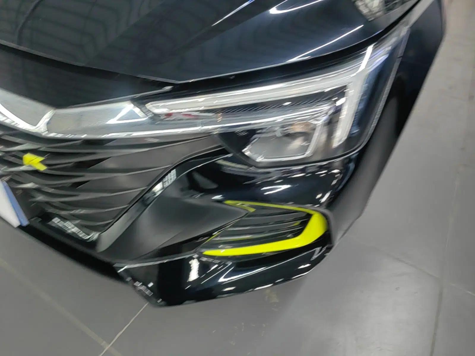 Roewe i6 MAX 2020 300TGI Automatic Cool & Stylish Skyroof Edition — миниатюра 8