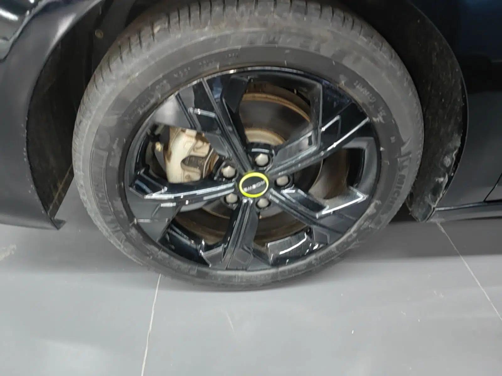 Roewe i6 MAX 2020 300TGI Automatic Cool & Stylish Skyroof Edition — миниатюра 10