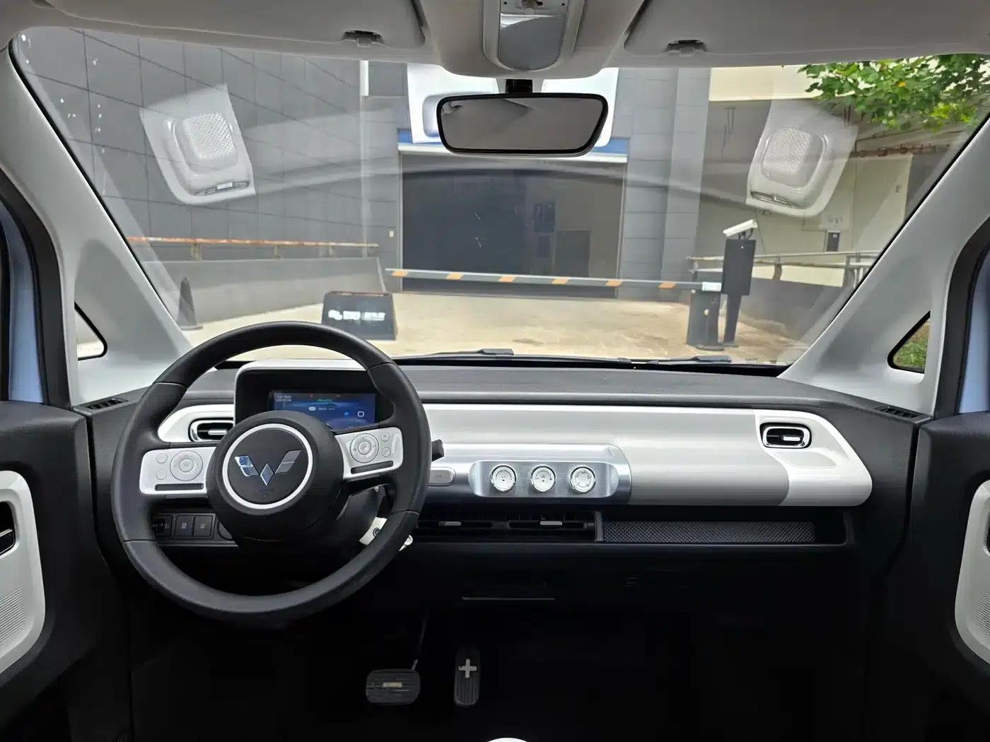 Wuling Air ev Clear Sky 2023 Model, Four-Seat Standard Edition — миниатюра 7