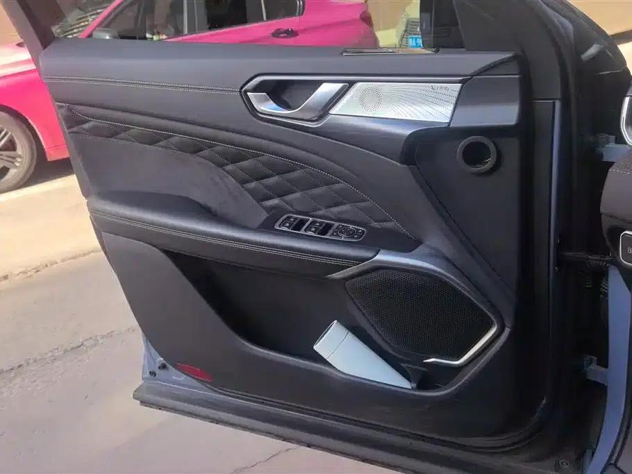 Weipai Latte DHT-PHEV 2022 1.5T 2WD Super Large Edition — миниатюра 7