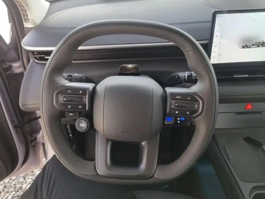 EO Yiou 2025 Two-Wheel Drive SMART Edition 64.2kWh — миниатюра 11