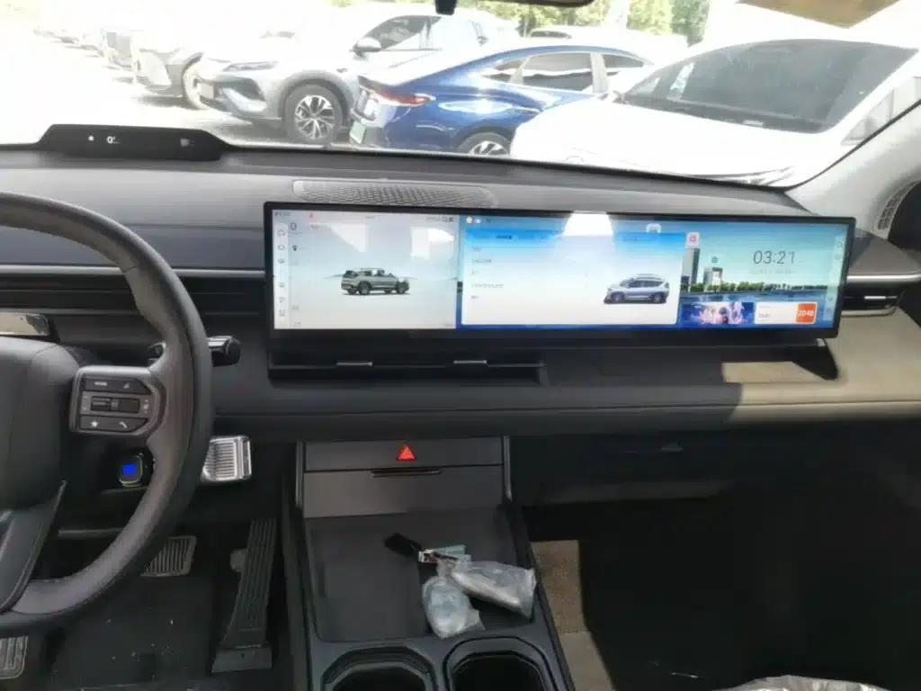 EO Yiou 2025 Two-Wheel Drive SMART Edition 64.2kWh — миниатюра 13