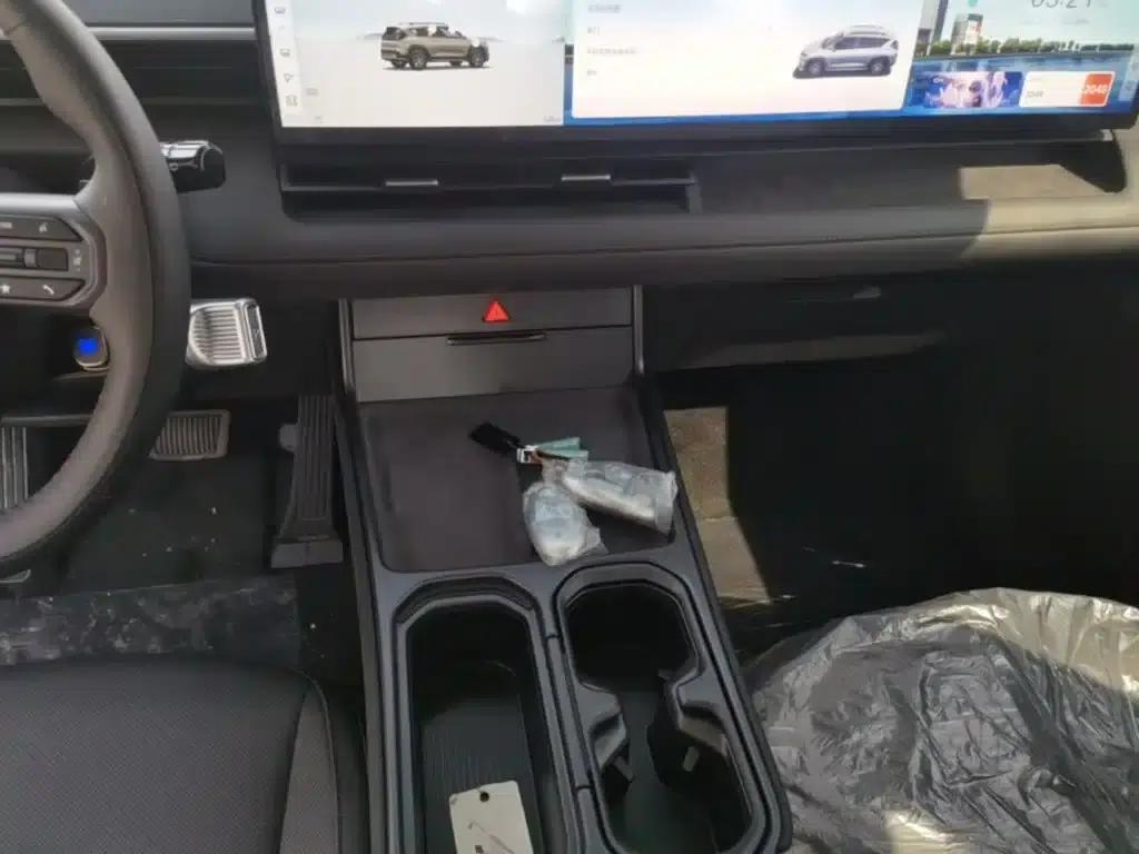 EO Yiou 2025 Two-Wheel Drive SMART Edition 64.2kWh — миниатюра 14