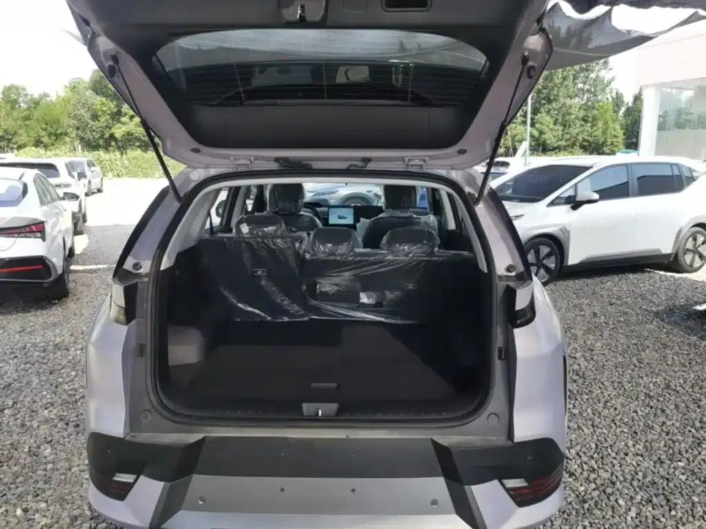 EO Yiou 2025 Two-Wheel Drive SMART Edition 64.2kWh — миниатюра 19