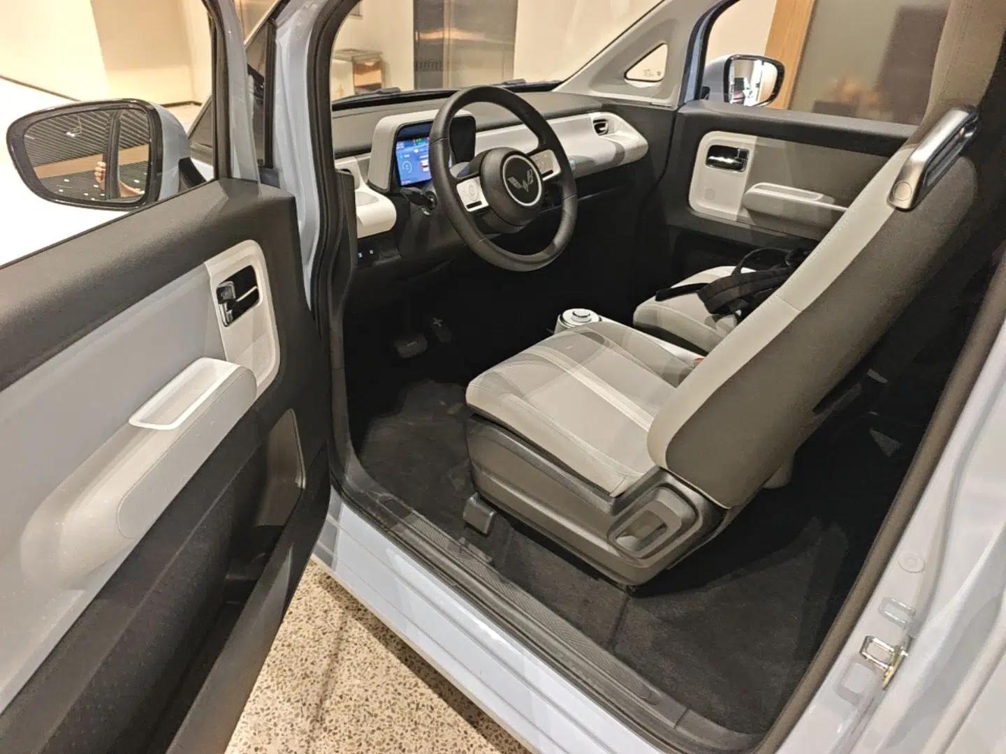 Wuling Air ev 2023 - Four Seats - Standard Edition — миниатюра 18