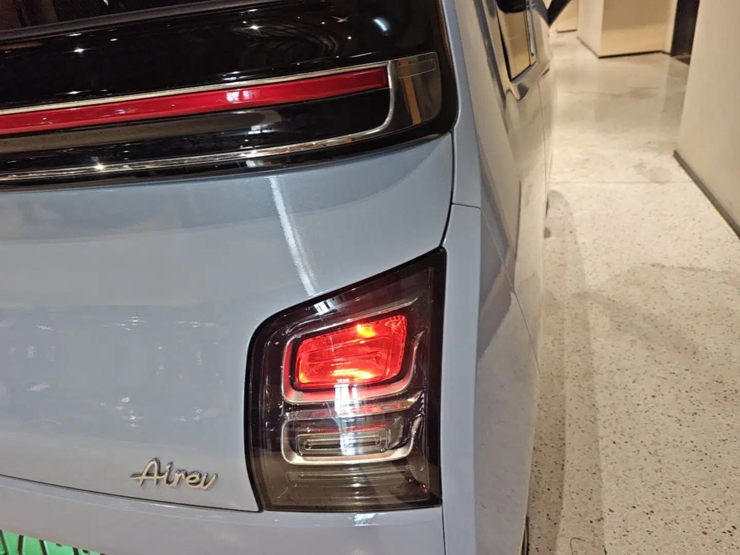 Wuling Air ev 2023 - Four Seats - Standard Edition — миниатюра 9