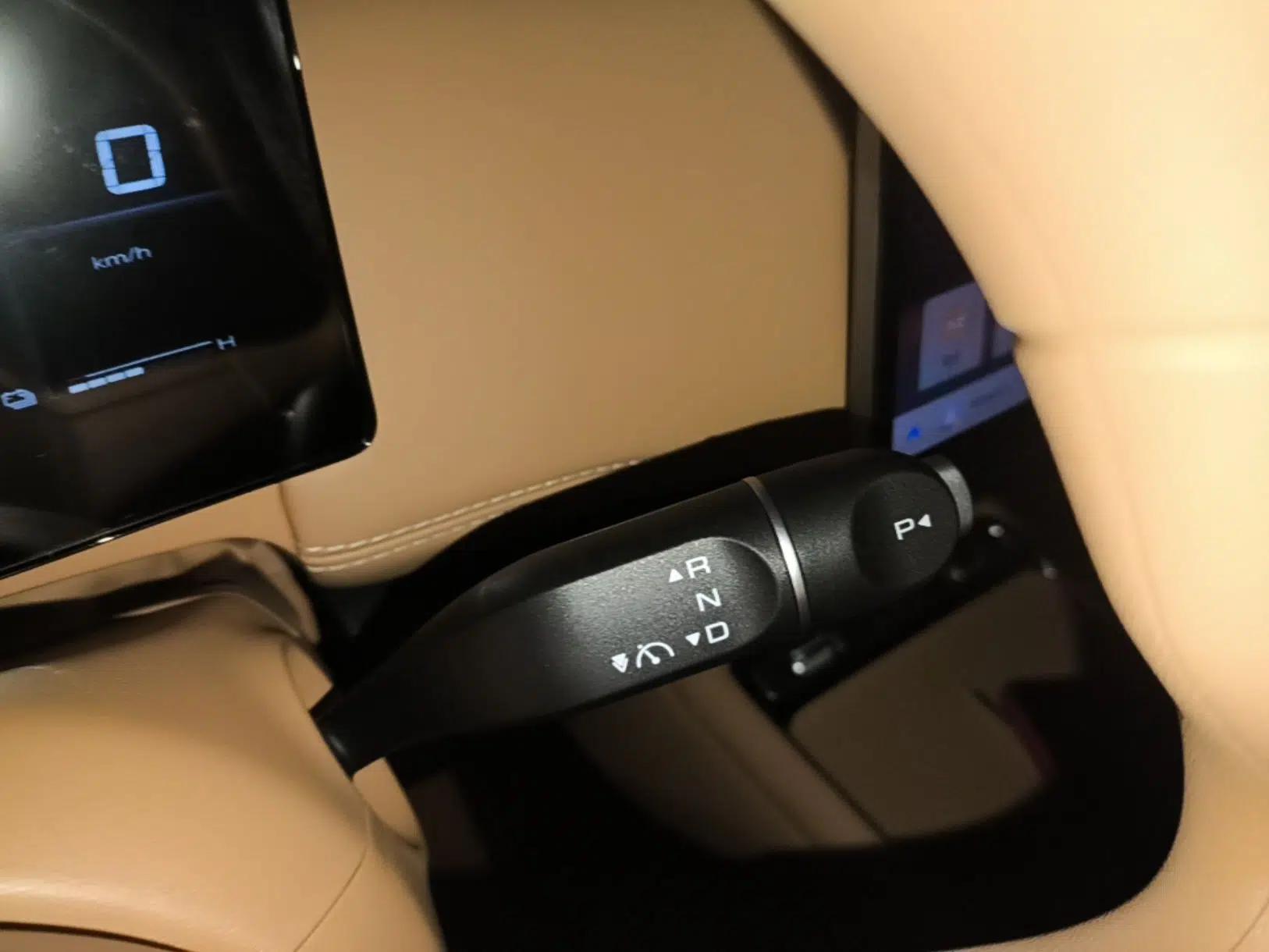 Wuling Xingguang 560 New Energy 2026 Model, Plug-in Hybrid, 125 km, Luxury Version — миниатюра 16