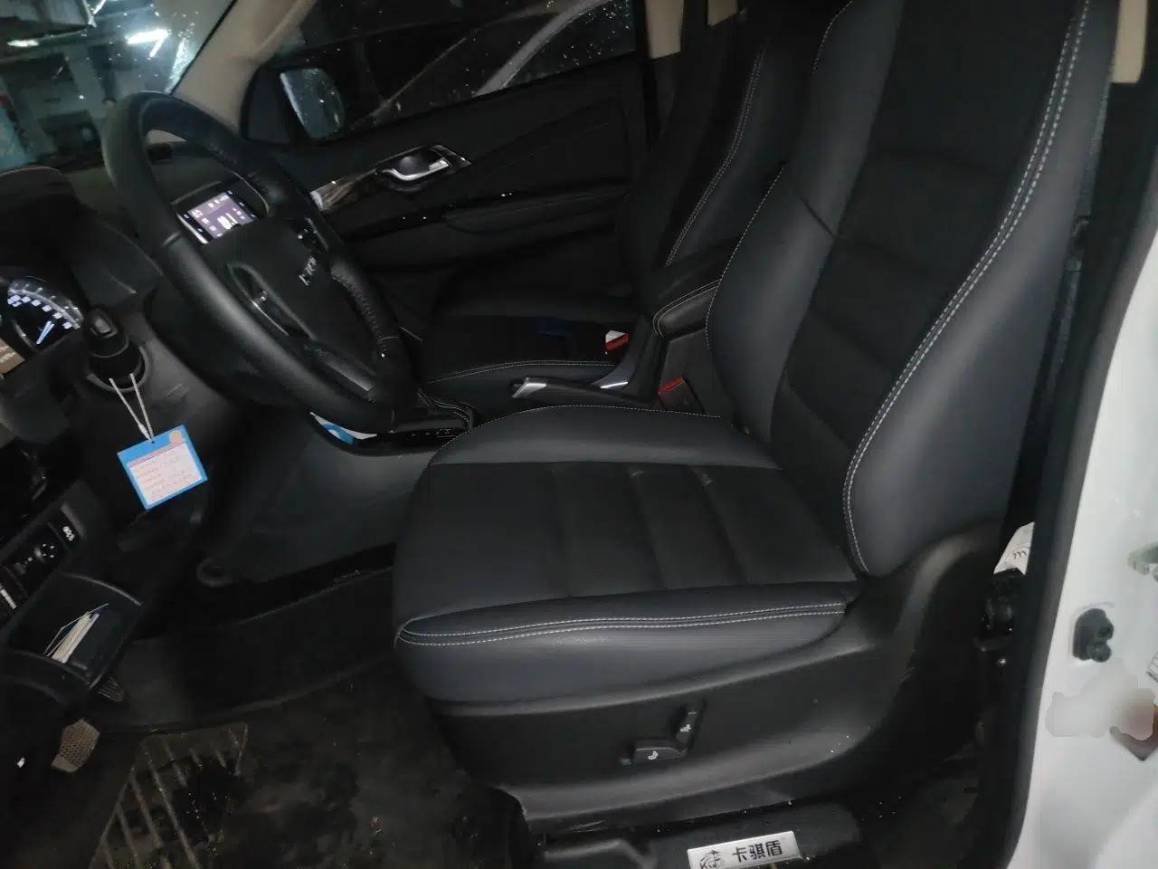 Isuzu mu-X 2020 1.9T Diesel Automatic 2WD Jingyue Edition 7 Seats China VI Standard — миниатюра 15