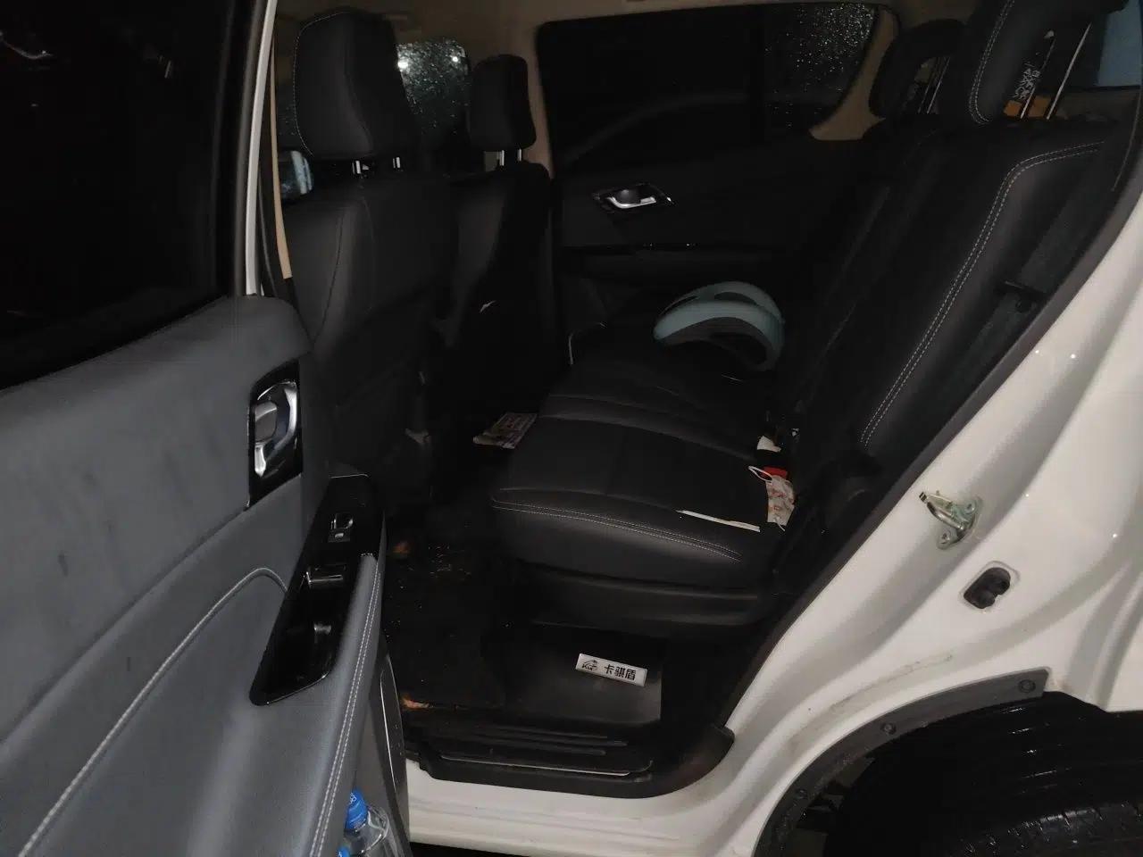 Isuzu mu-X 2020 1.9T Diesel Automatic 2WD Jingyue Edition 7 Seats China VI Standard — миниатюра 17