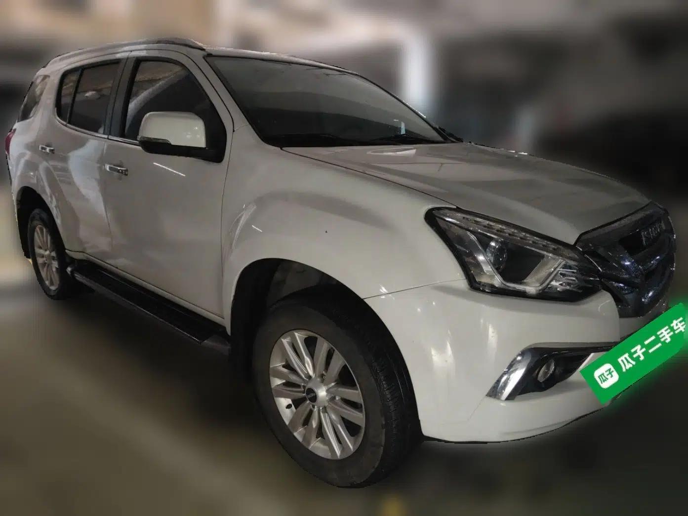 Isuzu mu-X 2020 1.9T Diesel Automatic 2WD Jingyue Edition 7 Seats China VI Standard — миниатюра 3