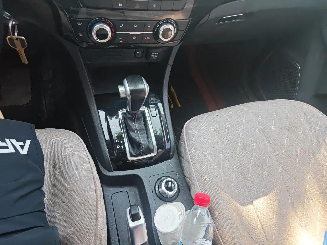 Isuzu D-MAX 2020 2.5T 4x4 Automatic Flagship Edition China VI Standard Extended Version JE4D25Q6A — миниатюра 14