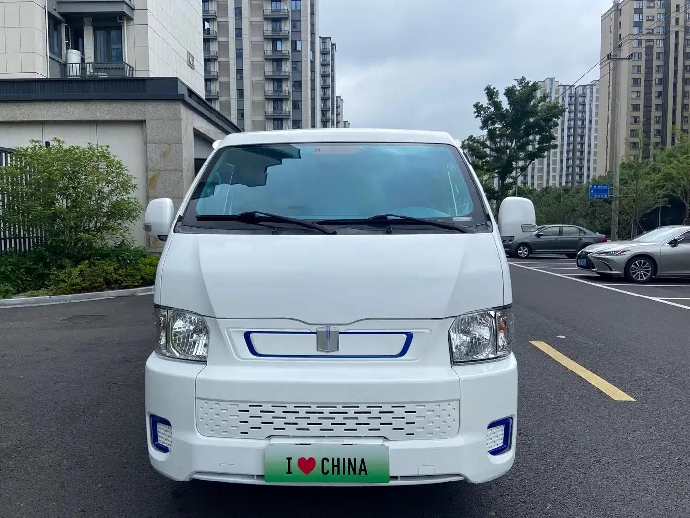 CATL E6 2020 model van, low-roof, 1365kg payload, high-capacity battery pack from CATL. — миниатюра 2