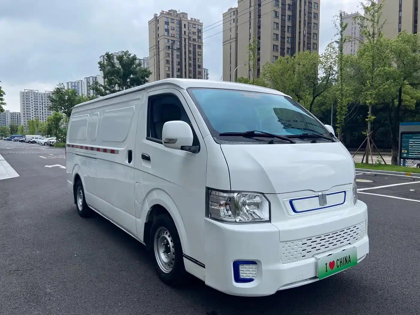 CATL E6 2020 model van, low-roof, 1365kg payload, high-capacity battery pack from CATL. — миниатюра 3