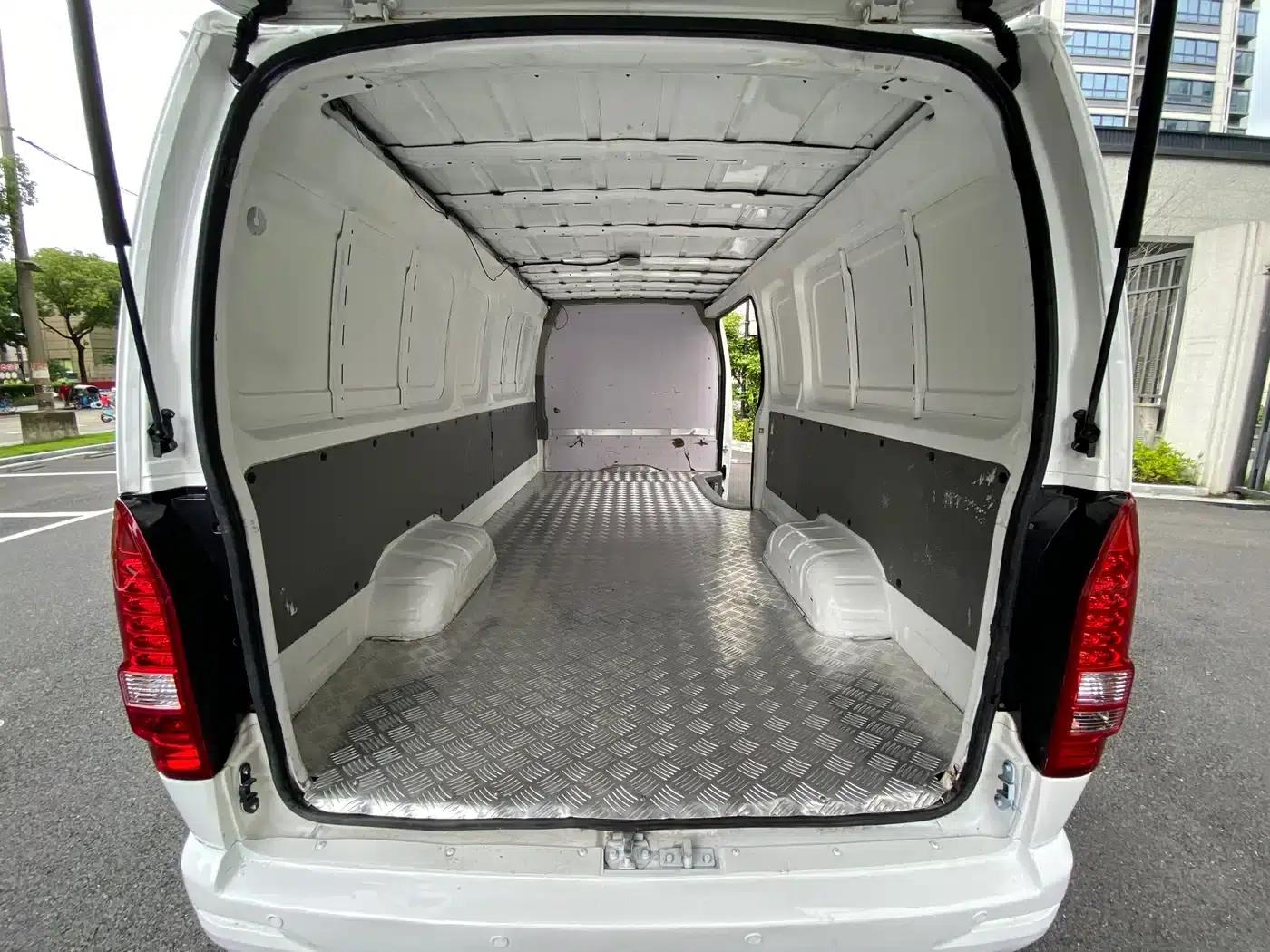 CATL E6 2020 model van, low-roof, 1365kg payload, high-capacity battery pack from CATL. — миниатюра 10