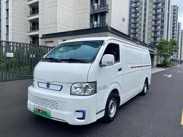 CATL E6 2020 model van, low-roof, 1365kg payload, high-capacity battery pack from CATL.