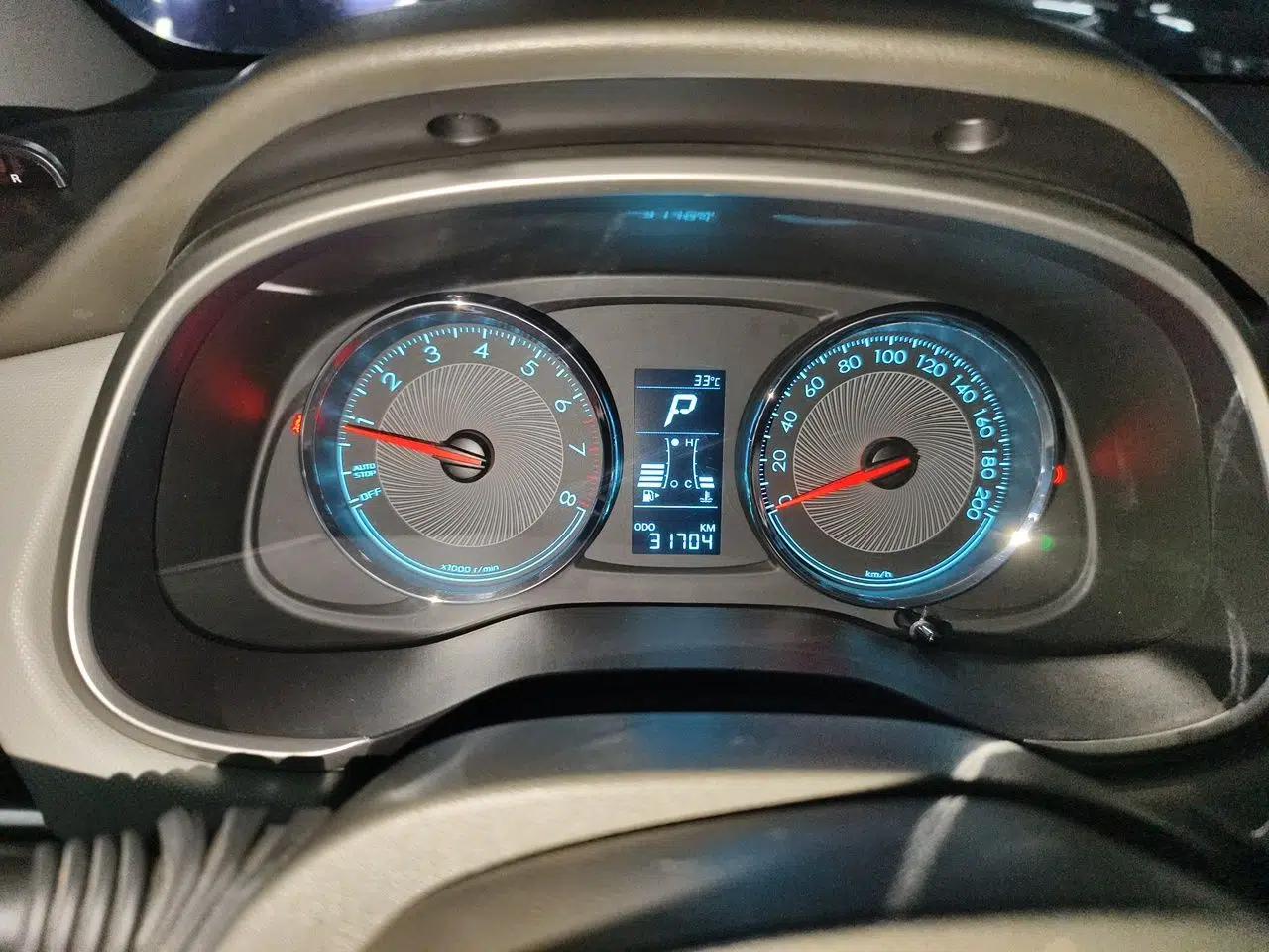 Chevrolet Lova RV 2016 1.5L Automatic Comfort Edition — миниатюра 11
